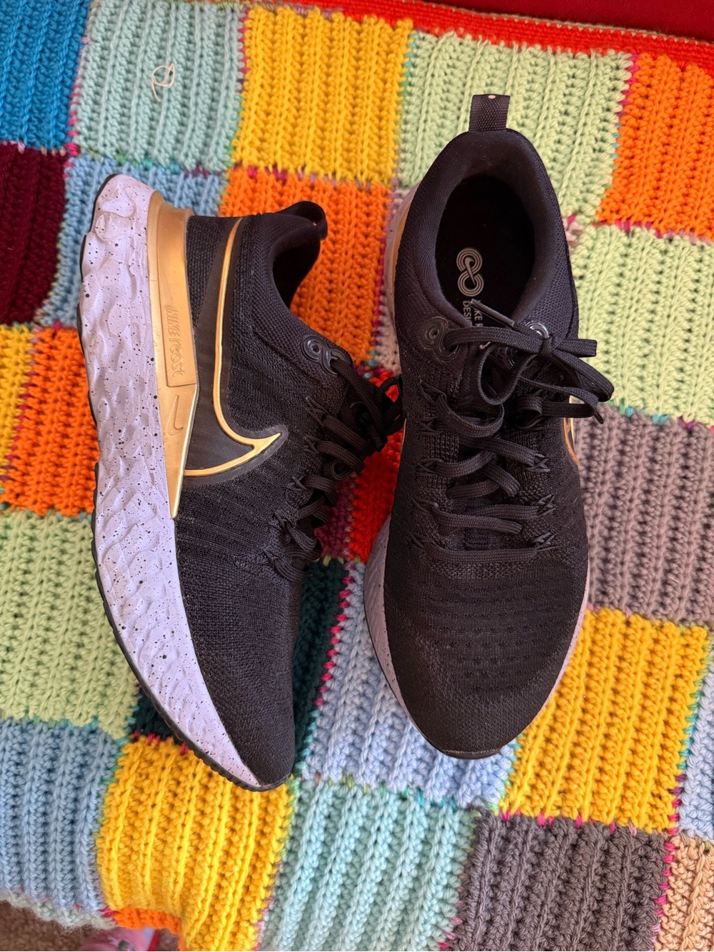 Nike Black and Gold Cushioned Running Shoes
